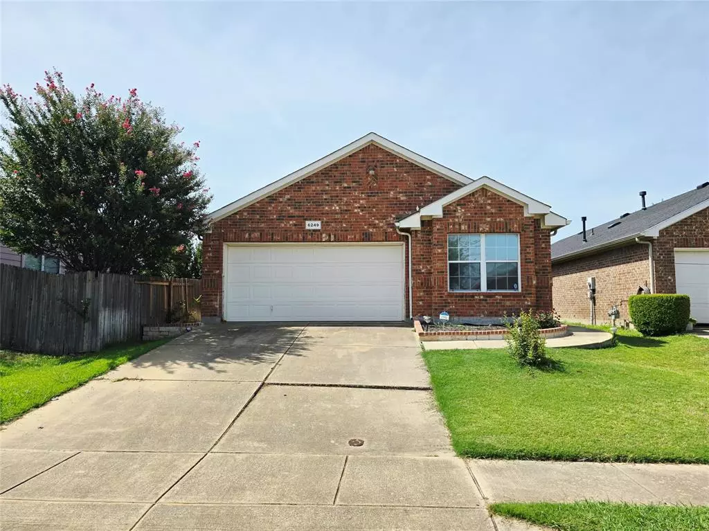 Fort Worth, TX 76131,6249 Geneva Lane