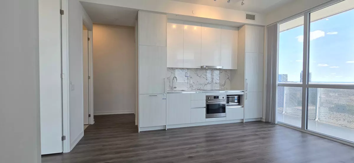 Vaughan, ON L4K 0R1,225 Commerce ST #4702