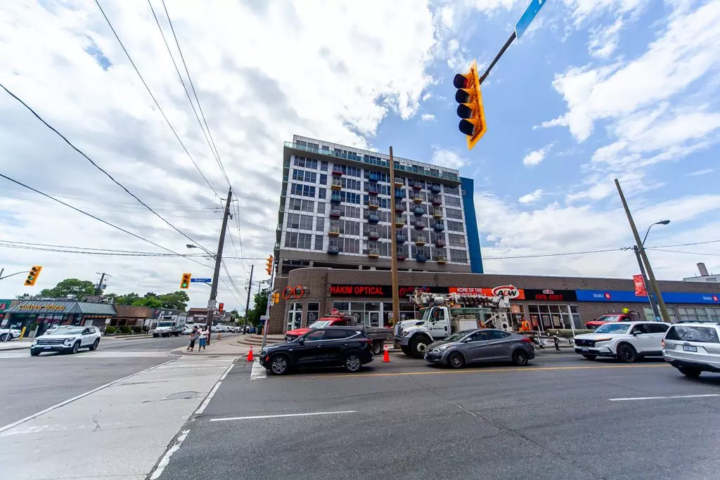 Toronto W03, ON M6N 5J1,1600 Keele ST #202