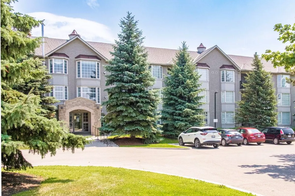 Hamilton, ON L9K 1J8,990 Golf Links RD #208