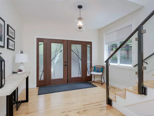 Saanich, BC V8X 5M6,1202 Ocean Park Lane