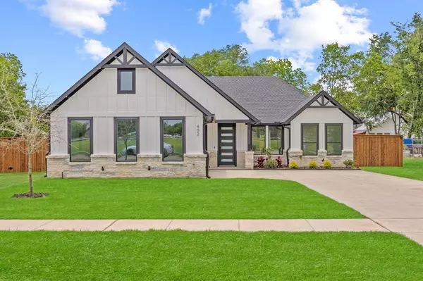 402 S Humphrey Avenue, Kerens, TX 75144