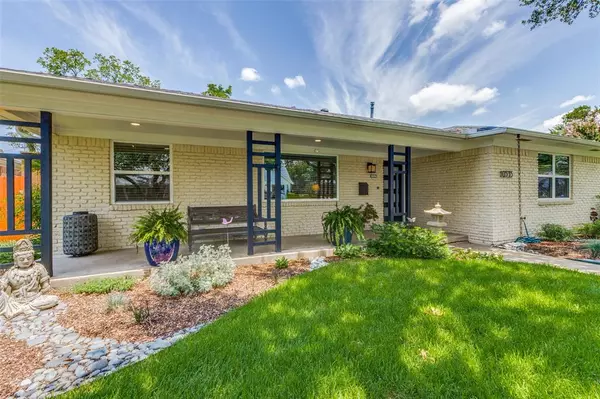 Dallas, TX 75218,10535 Wyatt Street