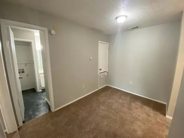 Dallas, TX 75243,9696 Walnut Street #1817