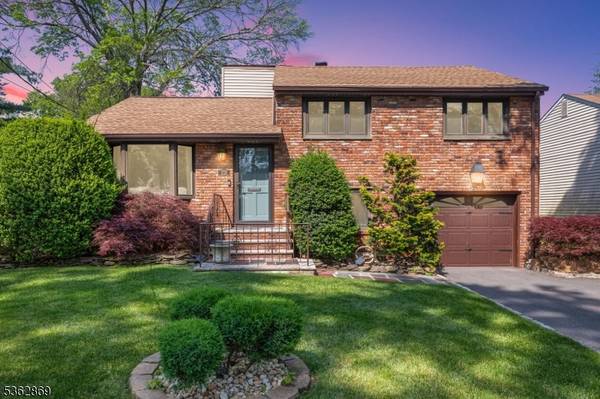 219 Elm Ct, Scotch Plains Twp., NJ 07076