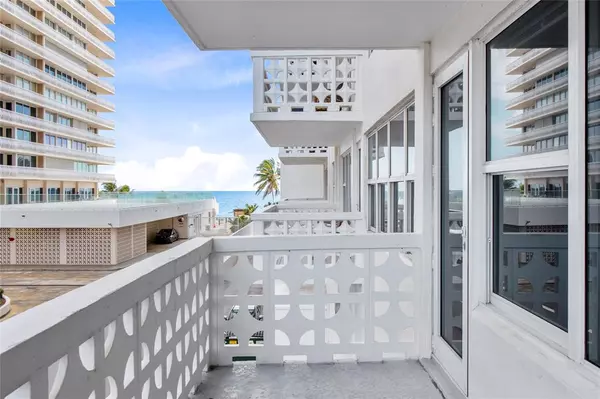 Fort Lauderdale, FL 33308,4010 Galt Ocean Dr #214