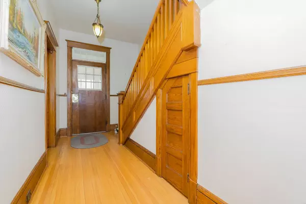Collingwood, ON L9Y 3T6,299 Napier ST