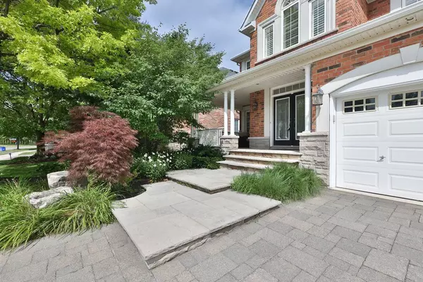 Burlington, ON L7M 4W9,4302 Clubview DR