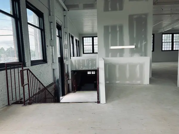 Brampton, ON L6X 1G4,45 Railroad ST E #F2