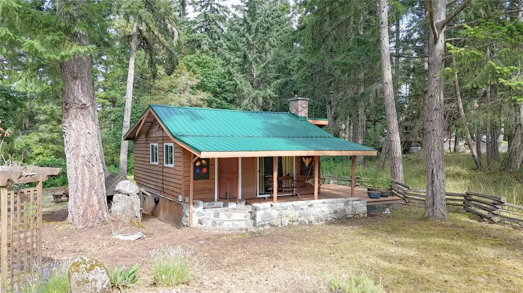 2555 Blueback Dr, Gabriola Island, BC V0R 1X7