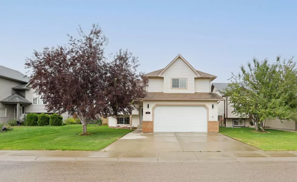 64 Upland PL West, Brooks, AB T1R 1M8