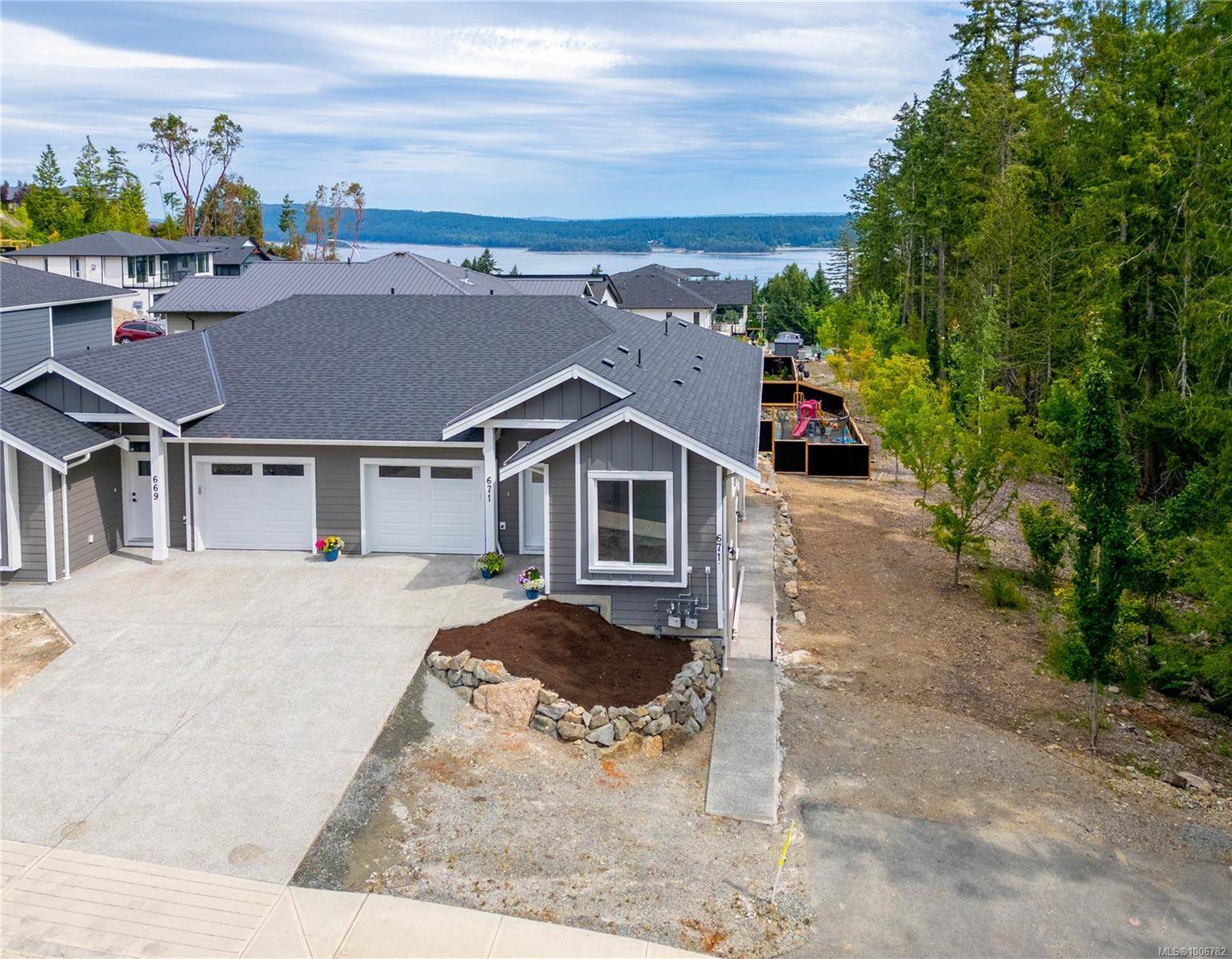 671 Sanderson Rd, Ladysmith, BC V9G 0A7