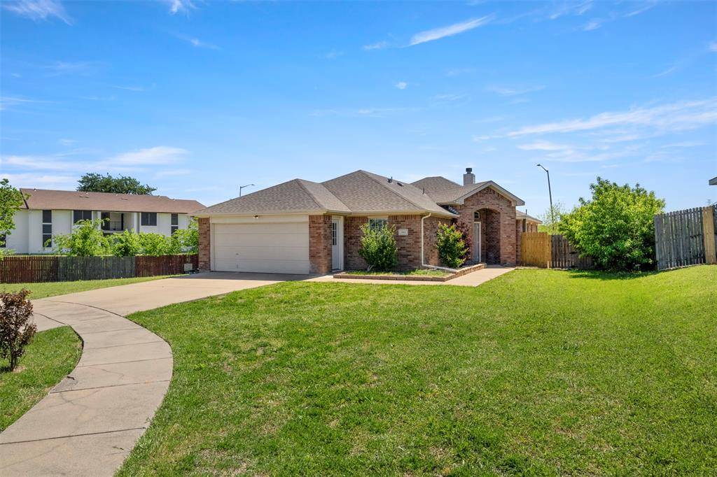 901 Timber Oaks Court, Arlington, TX 76010