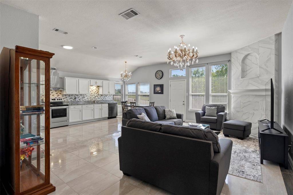 Arlington, TX 76010,901 Timber Oaks Court