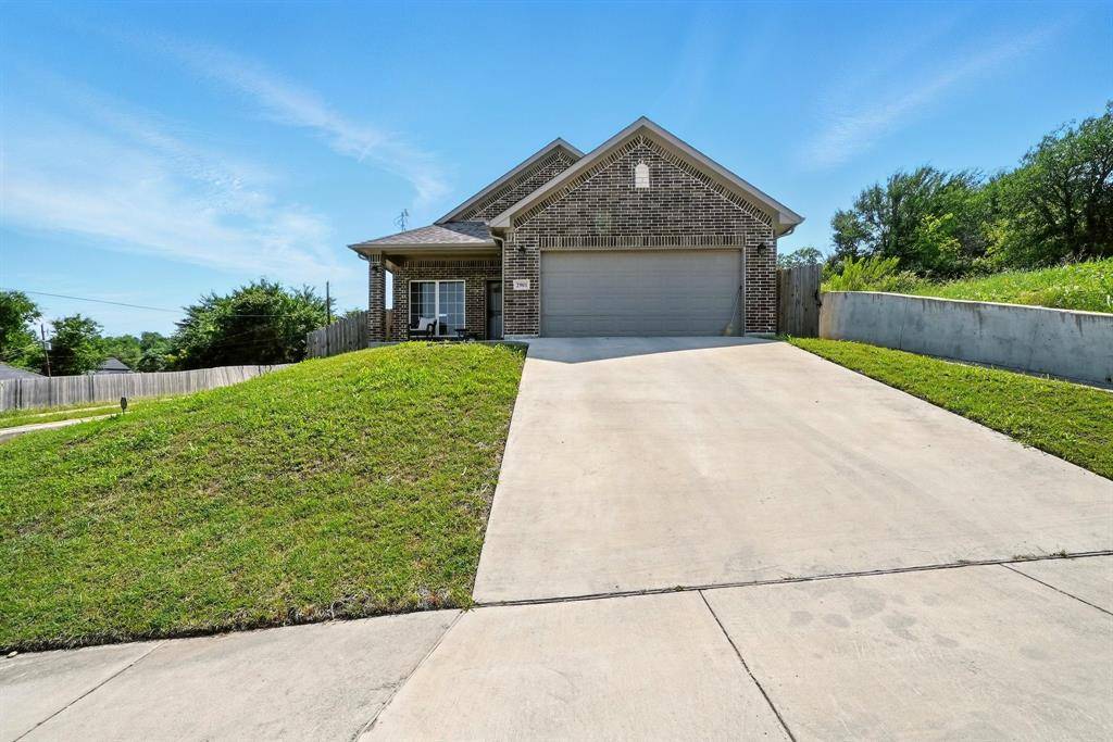 2901 18th Street, Fort Worth, TX 76106
