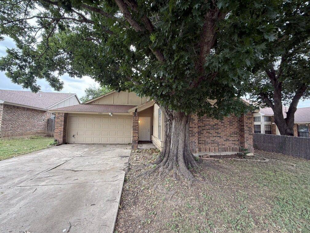 Arlington, TX 76018,2323 Clareton Drive