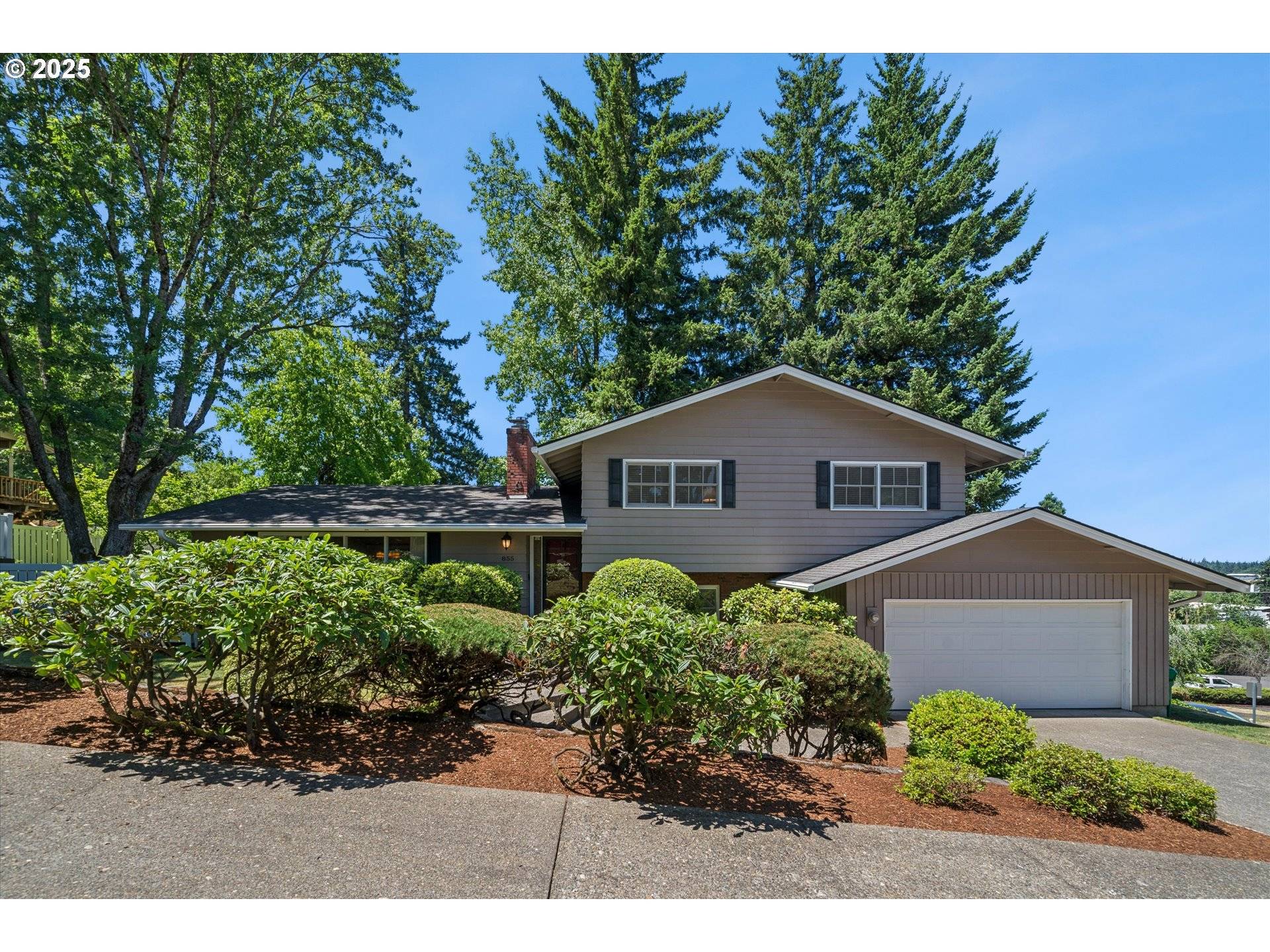 Gresham, OR 97030,855 NW MAWRCREST DR