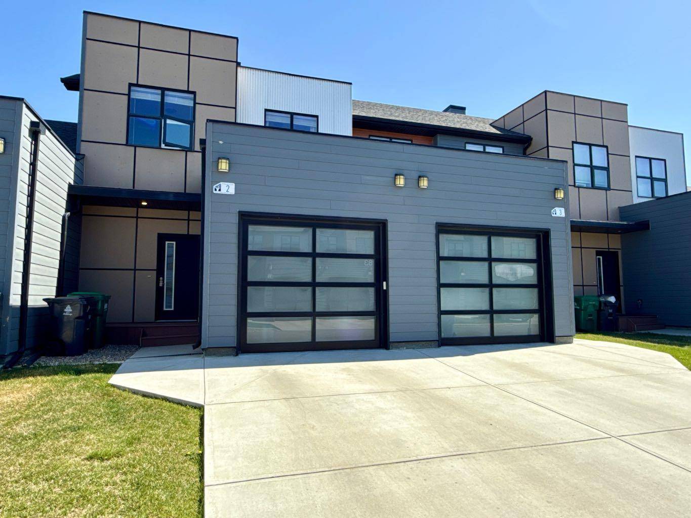 81 Aquitania CIR West #2, Lethbridge, AB T1J5M5