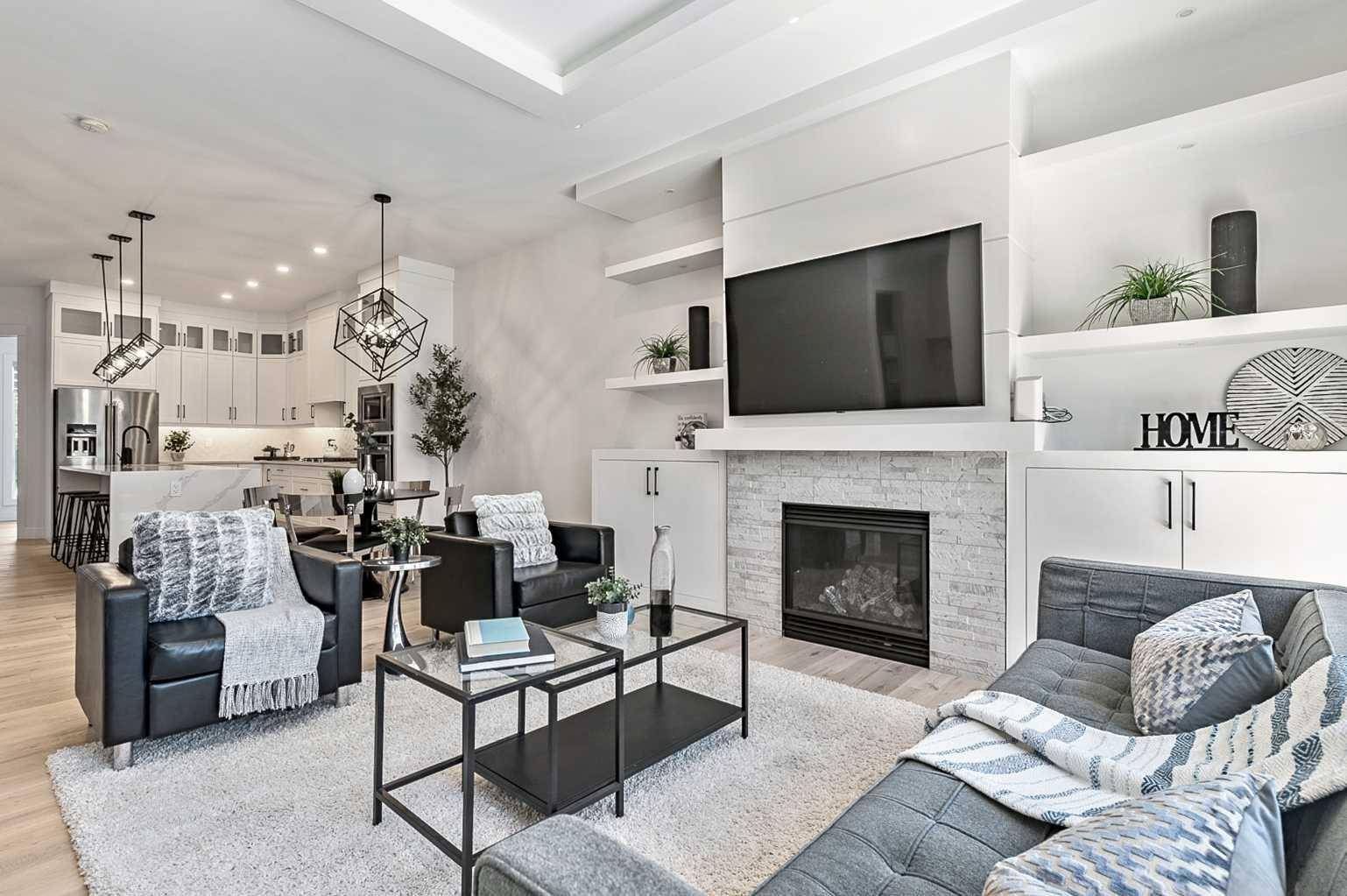 Calgary, AB T2M 1P5,911 22 AVE NW