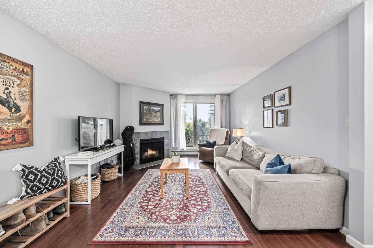 6400 Coach Hill RD SW #124,  Calgary,  AB T3H 1B8