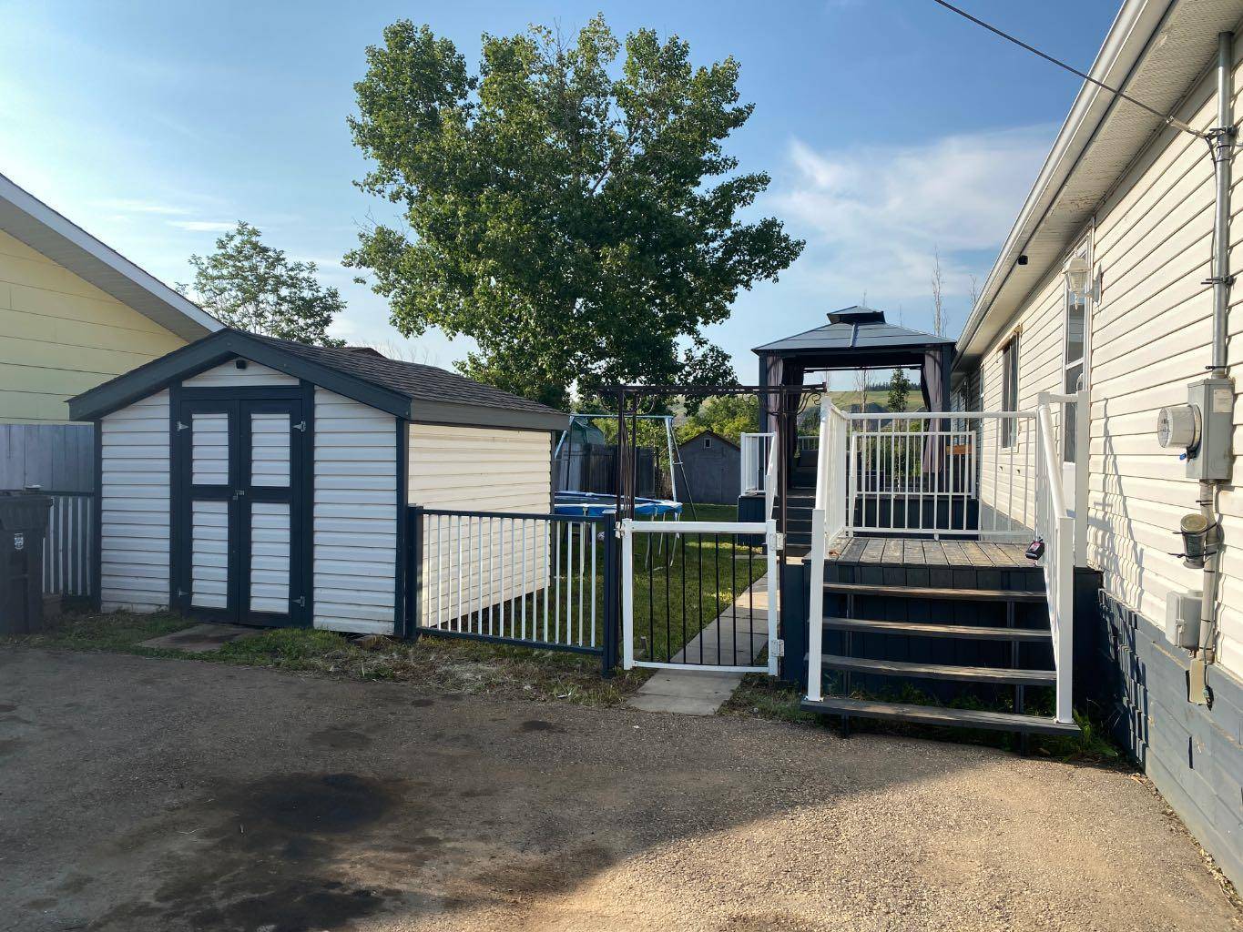 Drumheller, AB T0J0Y2,1620 4 Ave SW