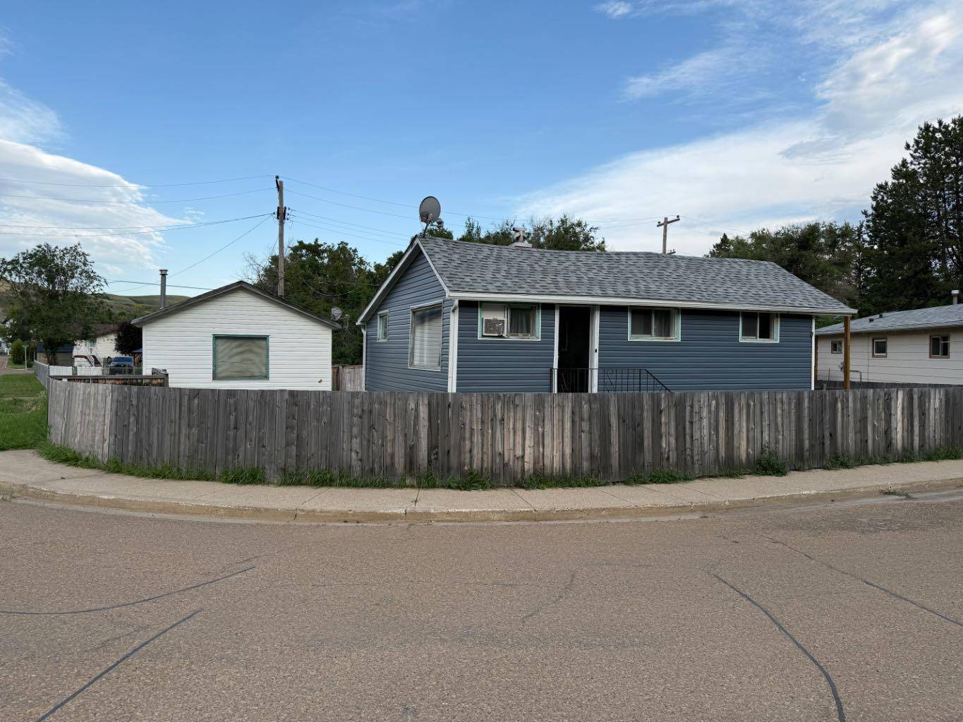 106 Poplar Crescent, Drumheller, AB T0J0Y1