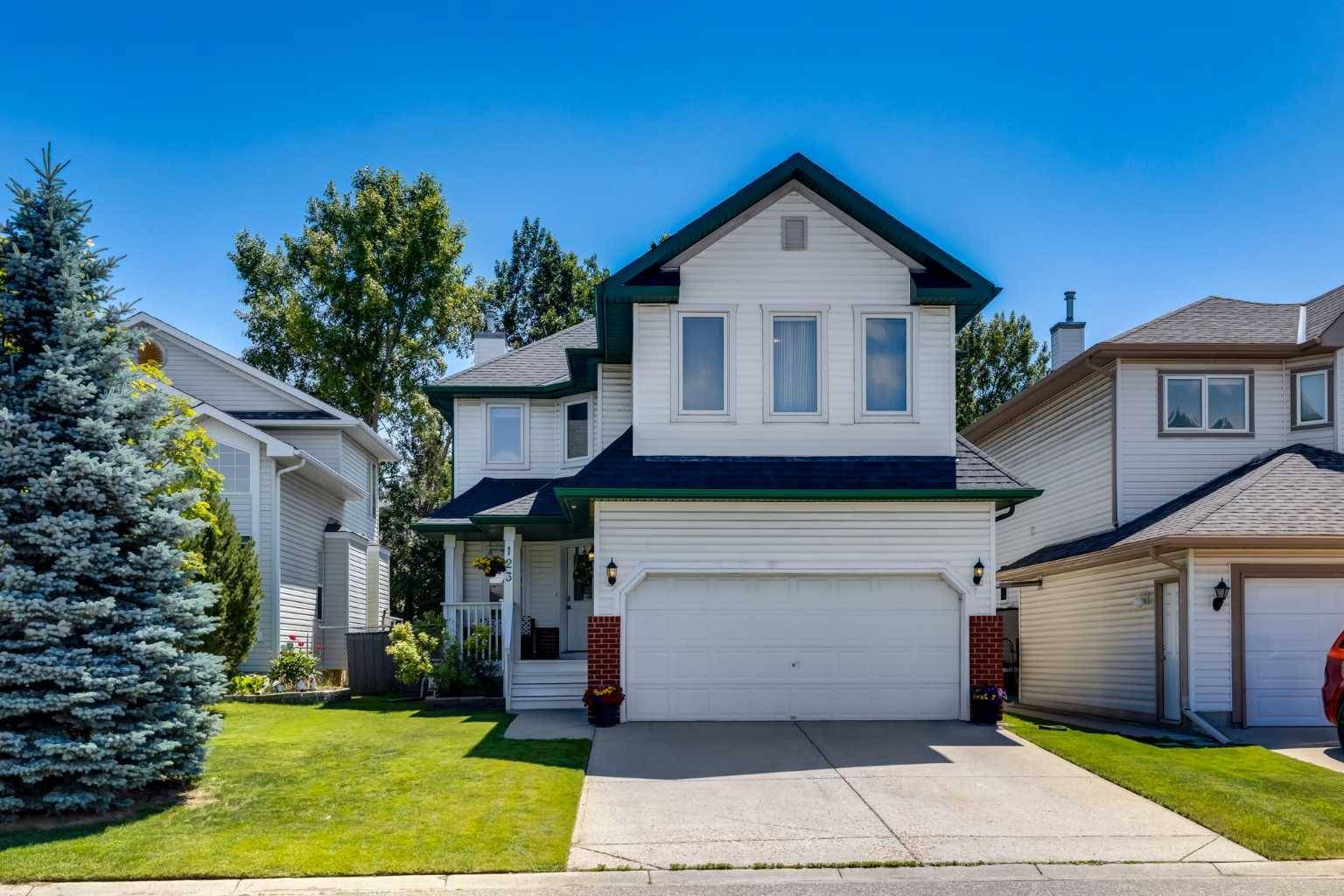 123 Douglas Ridge GN SE, Calgary, AB T2Z 2T3