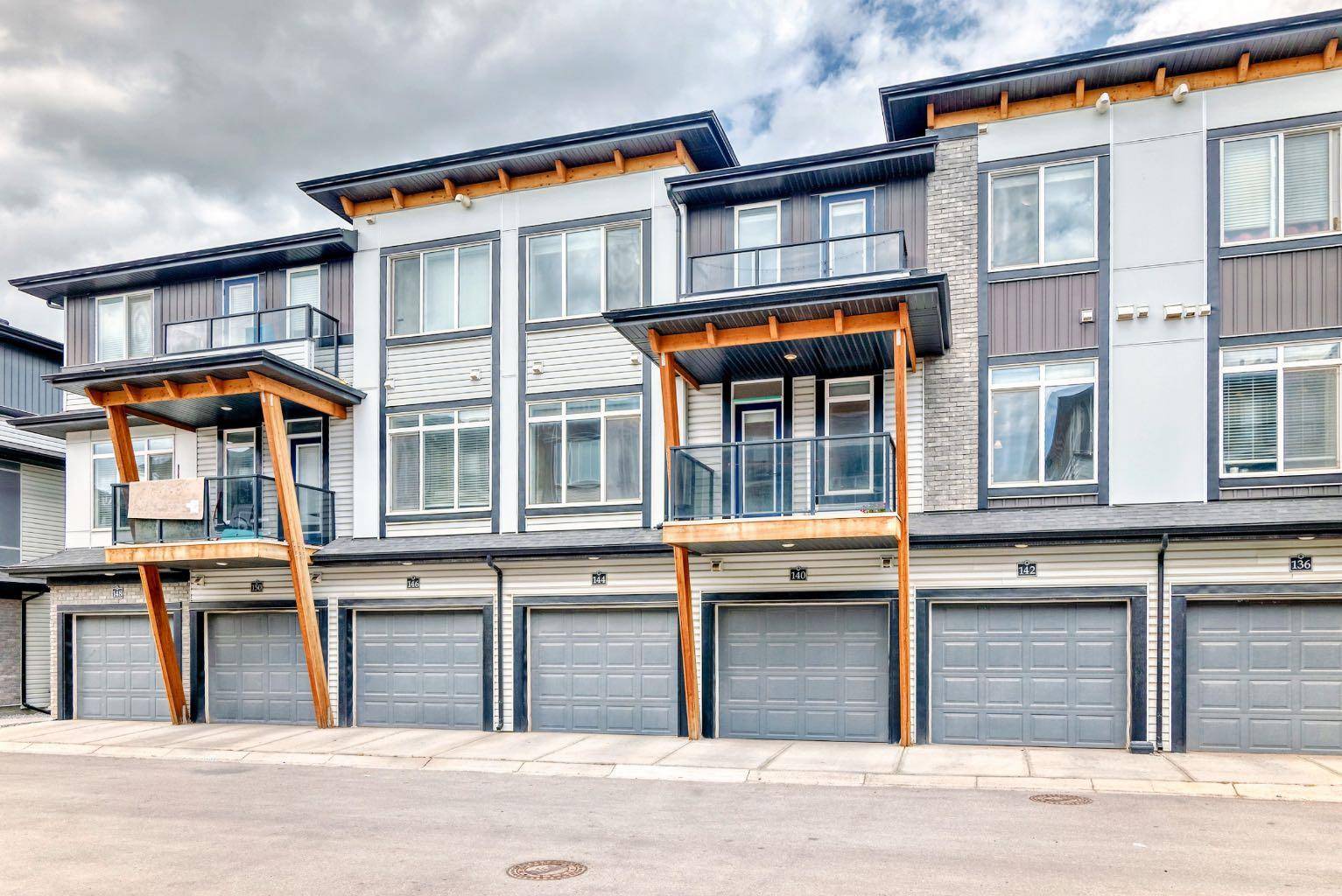 144 Savanna Northeast, Calgary, AB T3J0Y3