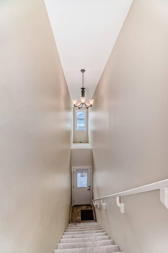 Calgary, AB T3J0Y3,144 Savanna Northeast