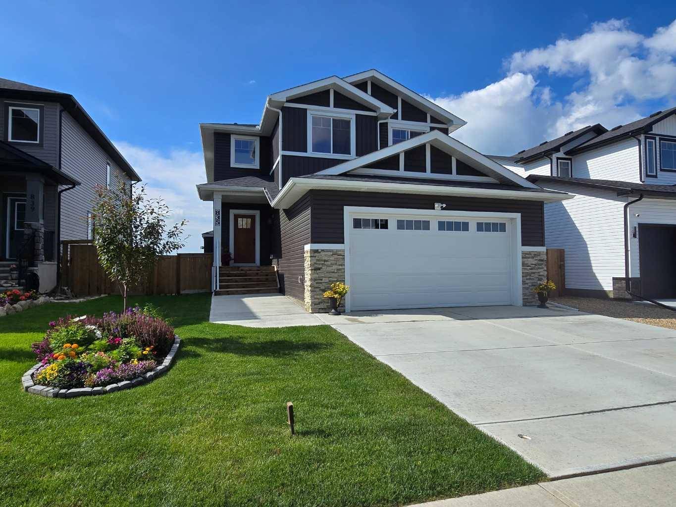 835 Lakewood CIR, Strathmore, AB T1P 0G7