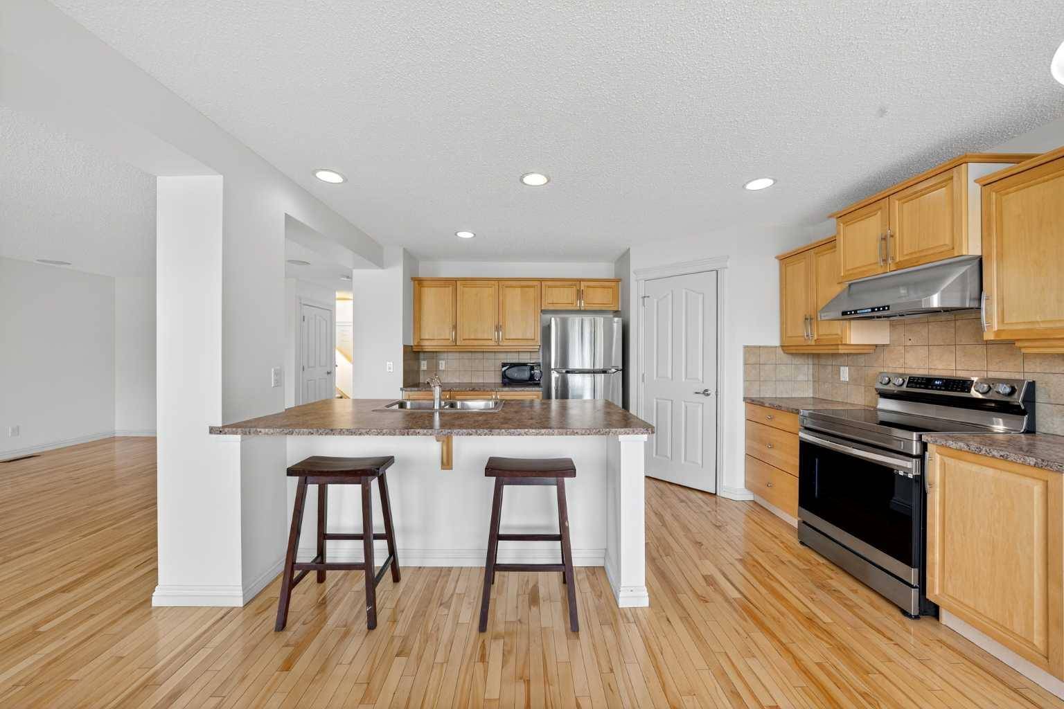 Calgary, AB T2Y 0C9,320 Everbrook WAY Southwest