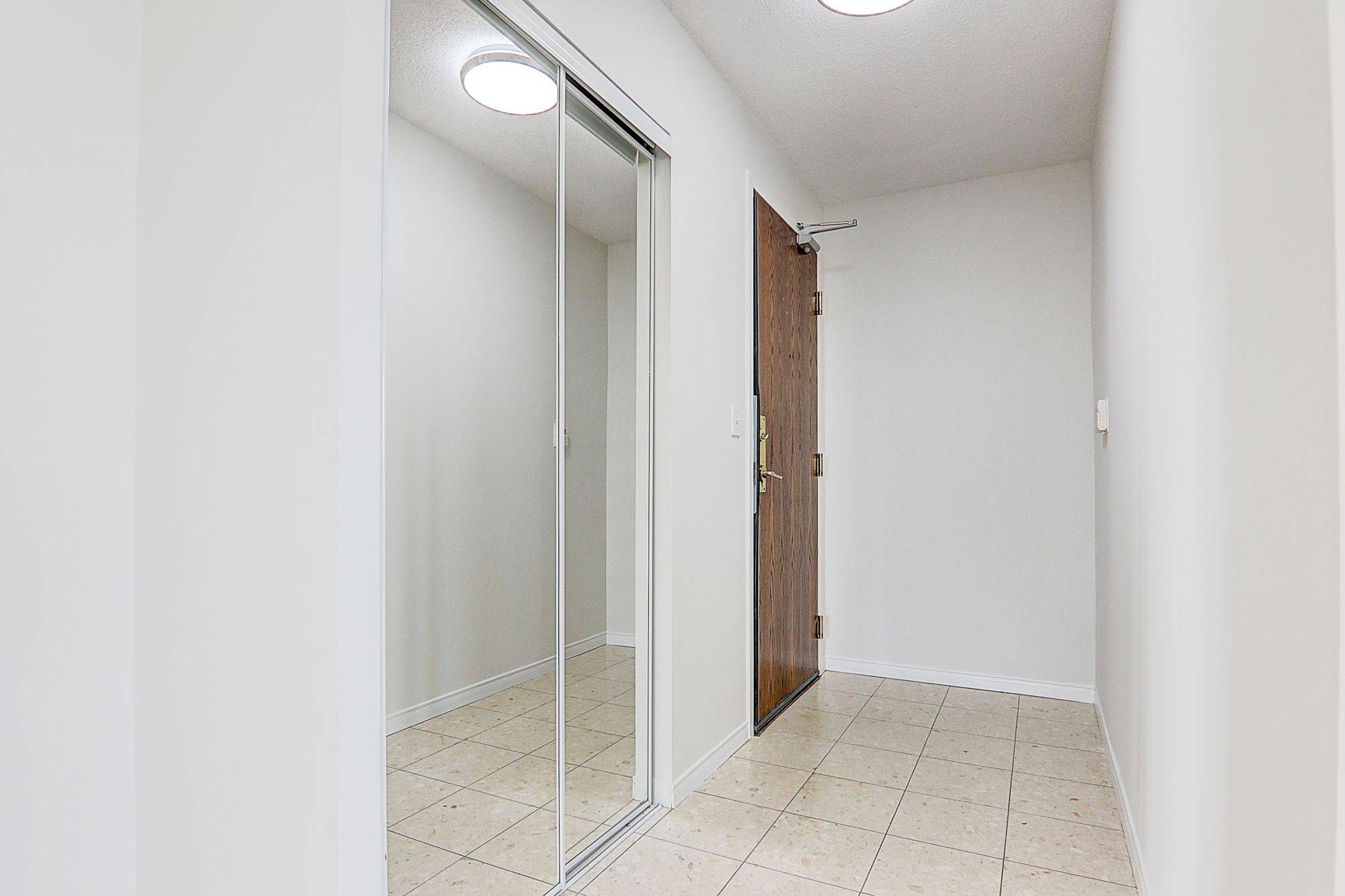 Toronto C14, ON M2M 4L9,1 Pemberton AVE #2507