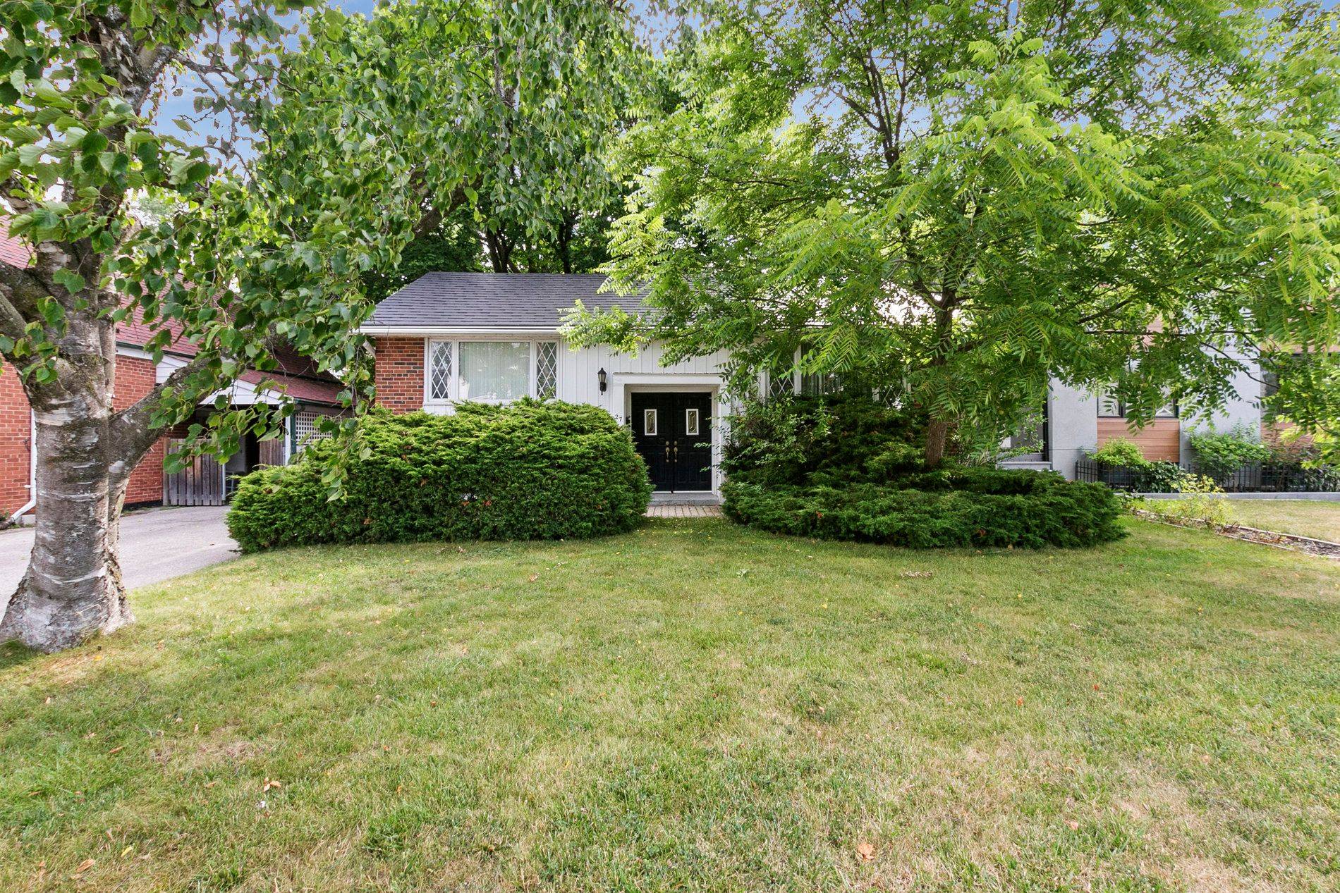 27 Elfreda BLVD, Toronto E04, ON M1L 4L5