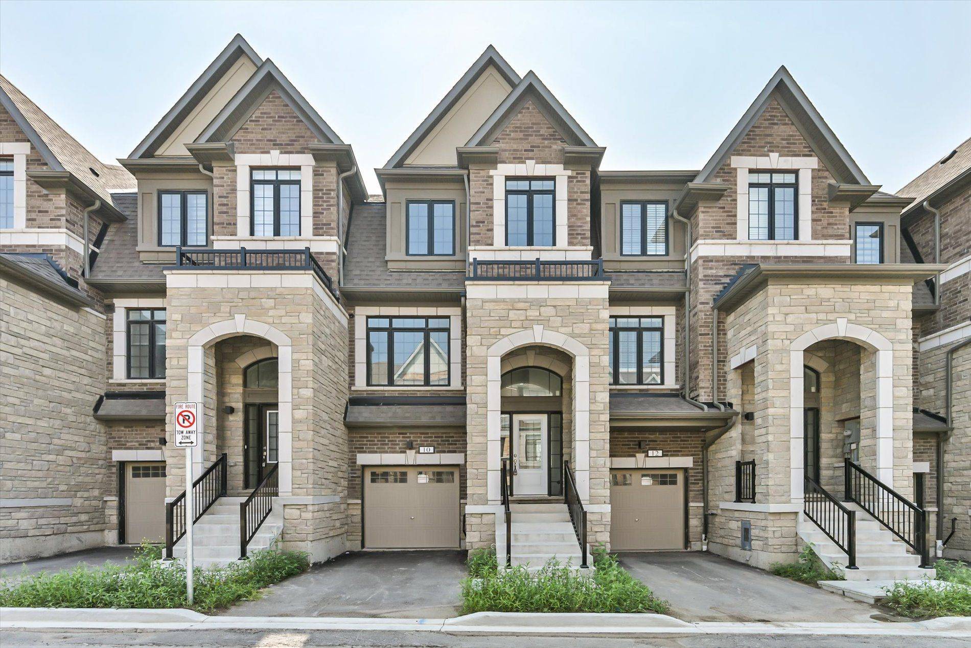 10 Calloway WAY, Whitby, ON L1N 0N9