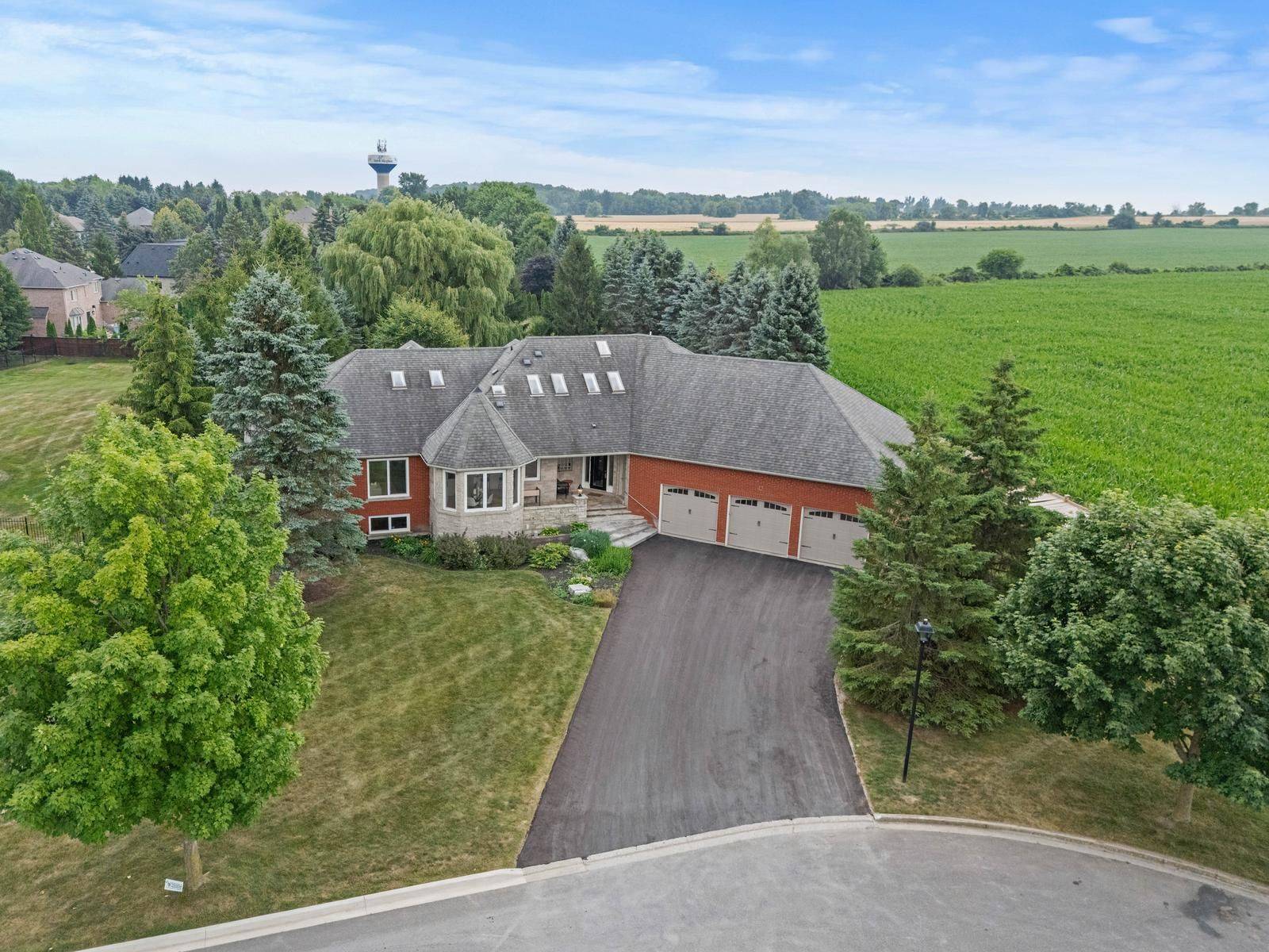 42 Witherspoon WAY, King, ON L0G 1N0