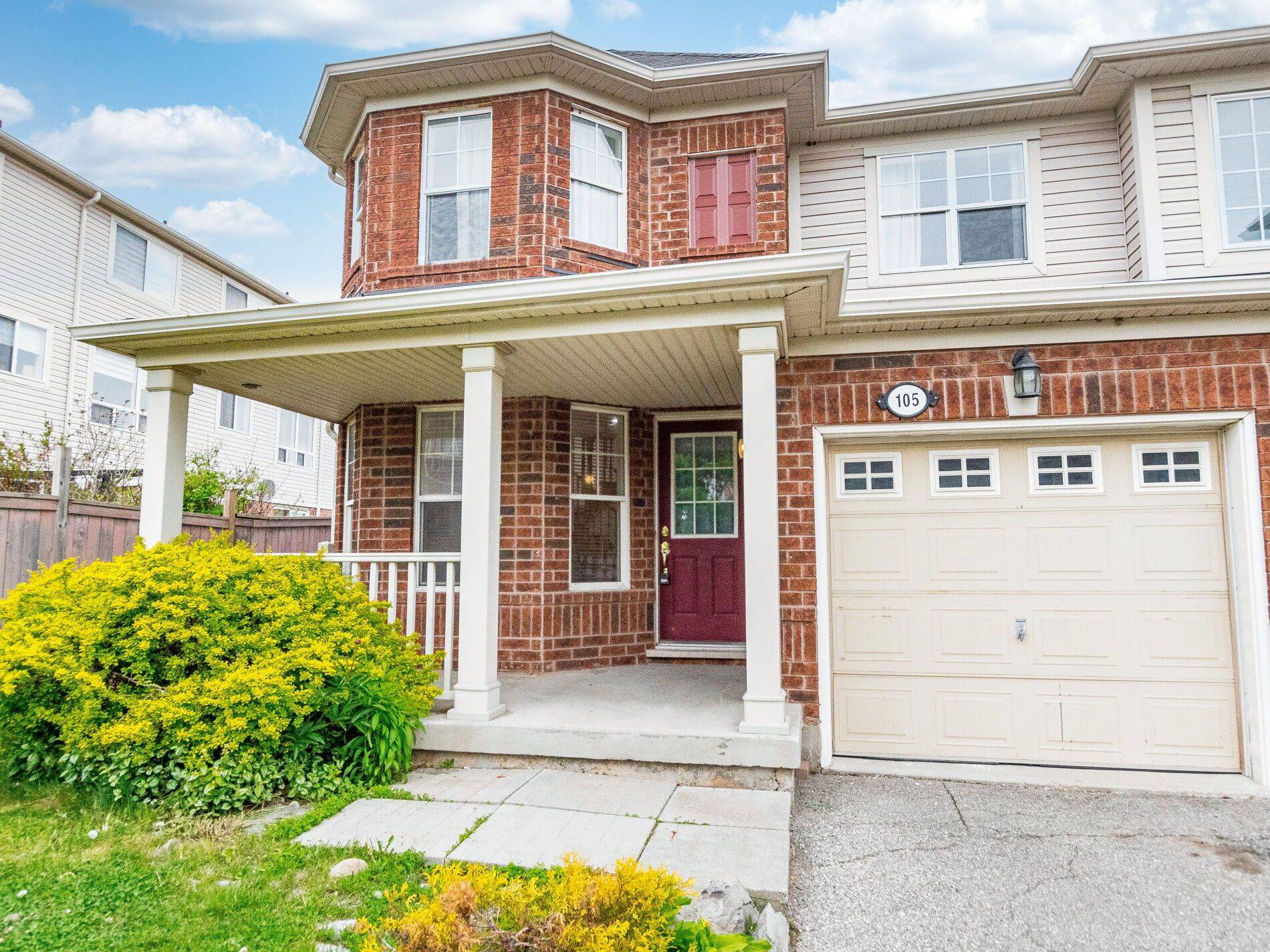 Brampton, ON L6X 0L5,105 DECKER HOLLOW CIR