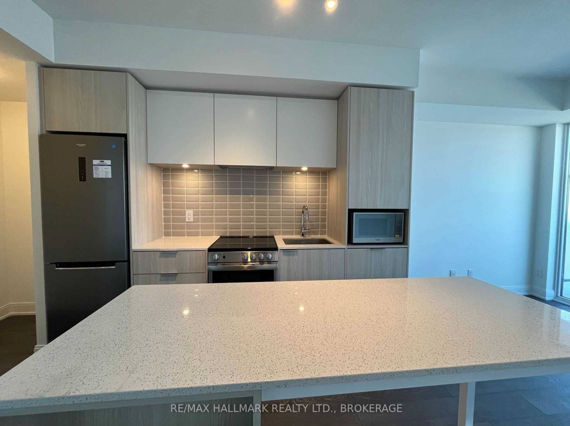 Toronto W06, ON M8V 0G2,70 Annie Craig DR #2809