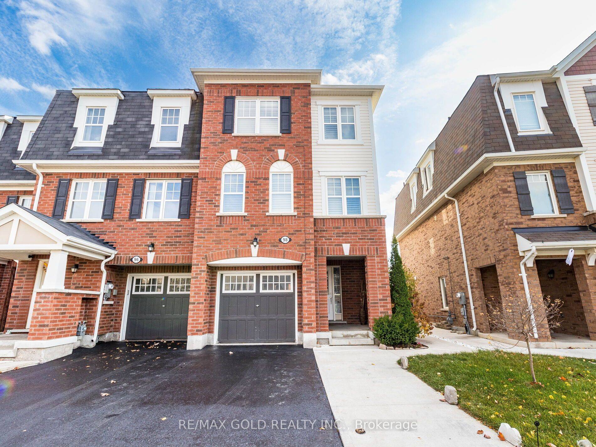 98 Bannister CRES, Brampton, ON L7A 4H4