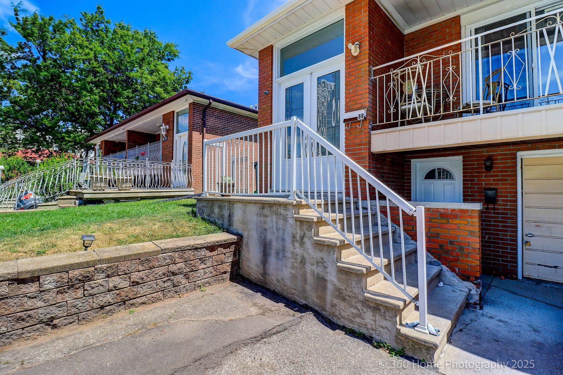 Mississauga, ON L5B 1L5,88 Central Pkwy W #Basement