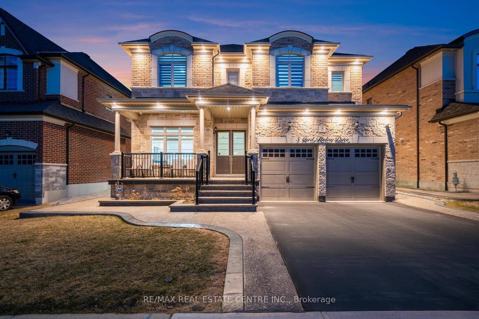5 Carl Finlay DR, Brampton, ON L6P 4G4