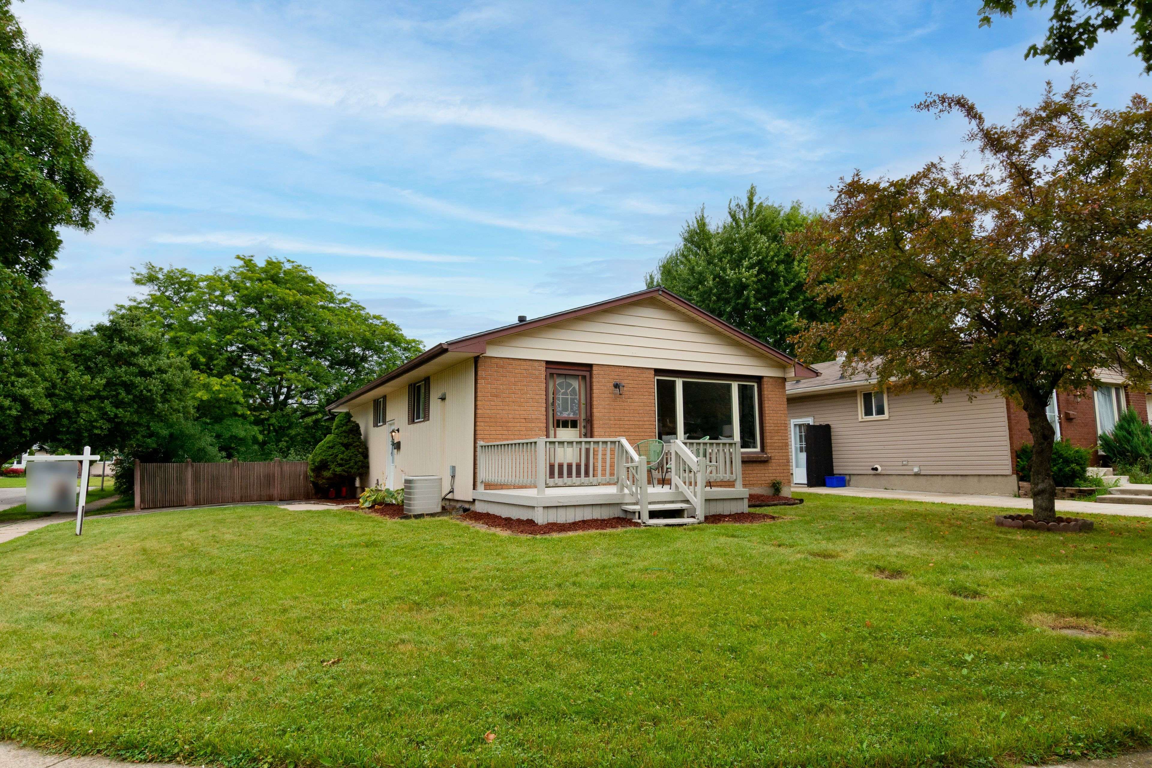 10 Stroud CRES, London South, ON N6E 1Z6
