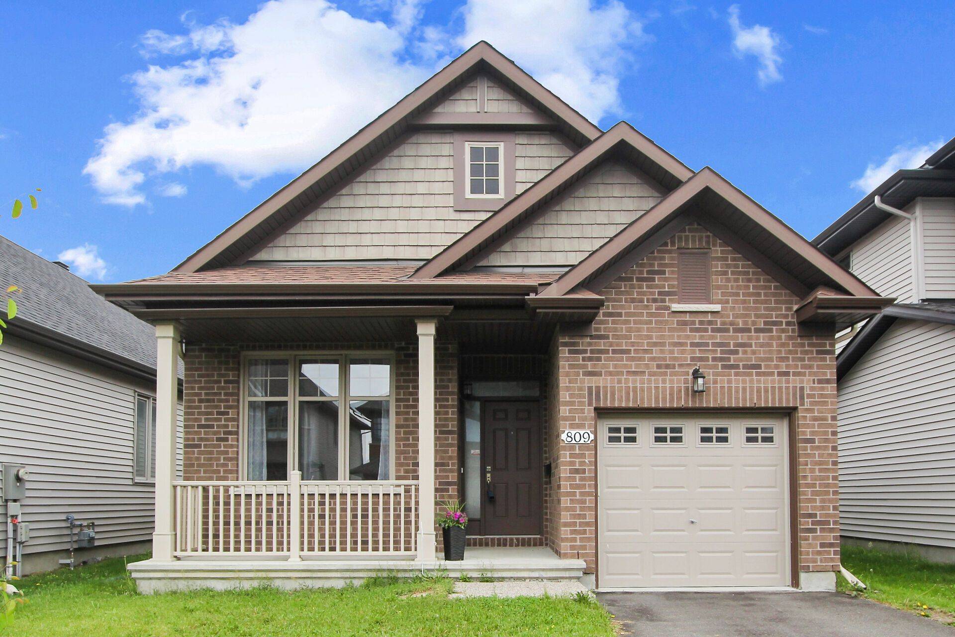809 Carnelian CRES, Blossom Park - Airport And Area, ON K1X 0A8