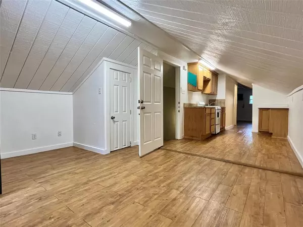 1002 Gregg Street #B, Denton, TX 76201