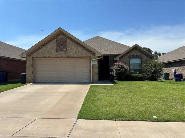 4504 Sapphire Lane, Granbury, TX 76049