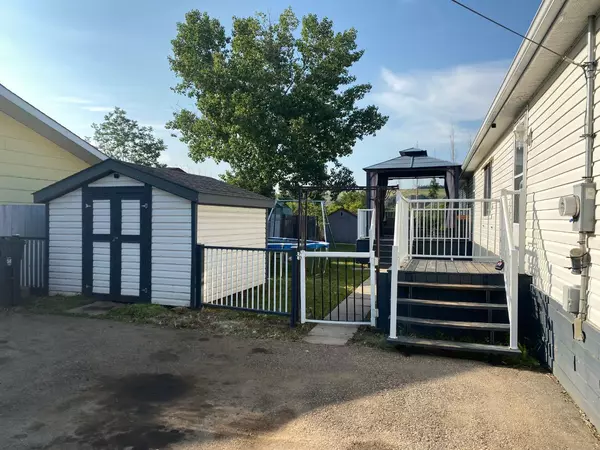 Drumheller, AB T0J0Y2,1620 4 Ave SW