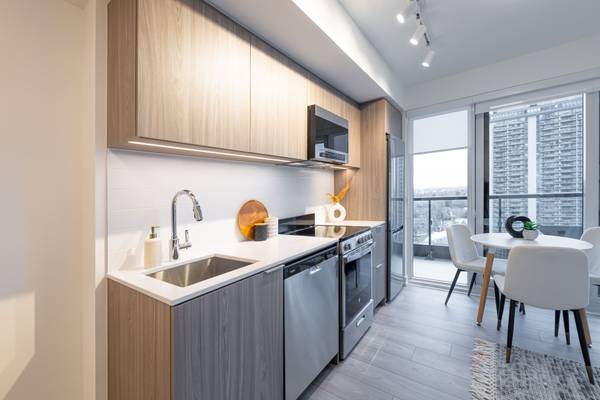 223 Redpath AVE #1310, Toronto C10, ON M4P 0E8