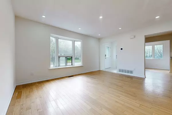 Richmond Hill, ON L4C 5C8,190 SPRINGHEAD GDNS