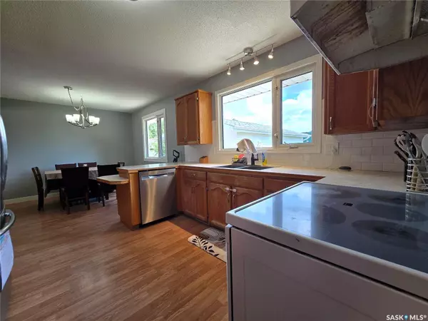 Weyburn, SK S4H 0M1,8 HARTNEY BAY