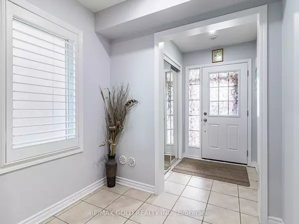 Brampton, ON L7A 4H4,98 Bannister CRES