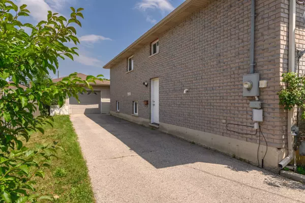 Brant, ON N3S 3T1,880 A Colborne ST